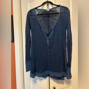 We the Free top size medium